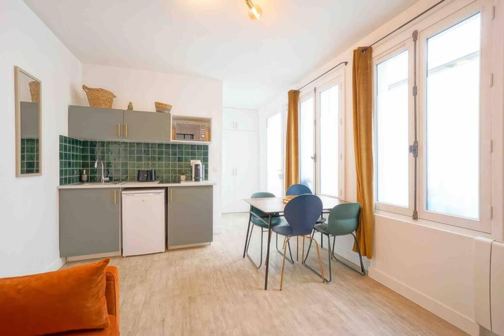 Appartement Grand Boulevard, Opera, 1 2 A 4p Parijs